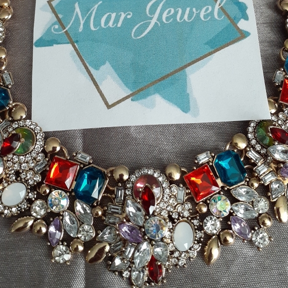 Beautiful Statement Necklace - Picture 3 of 4